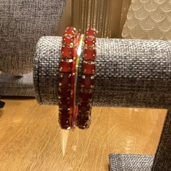 Set of 3 Red Bracelets - Picture 5 of 6